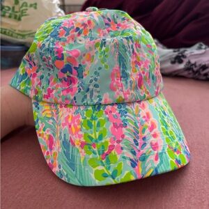 Lilly Pulitzer Run Around Hat in “Multi Catch The Wave” Print